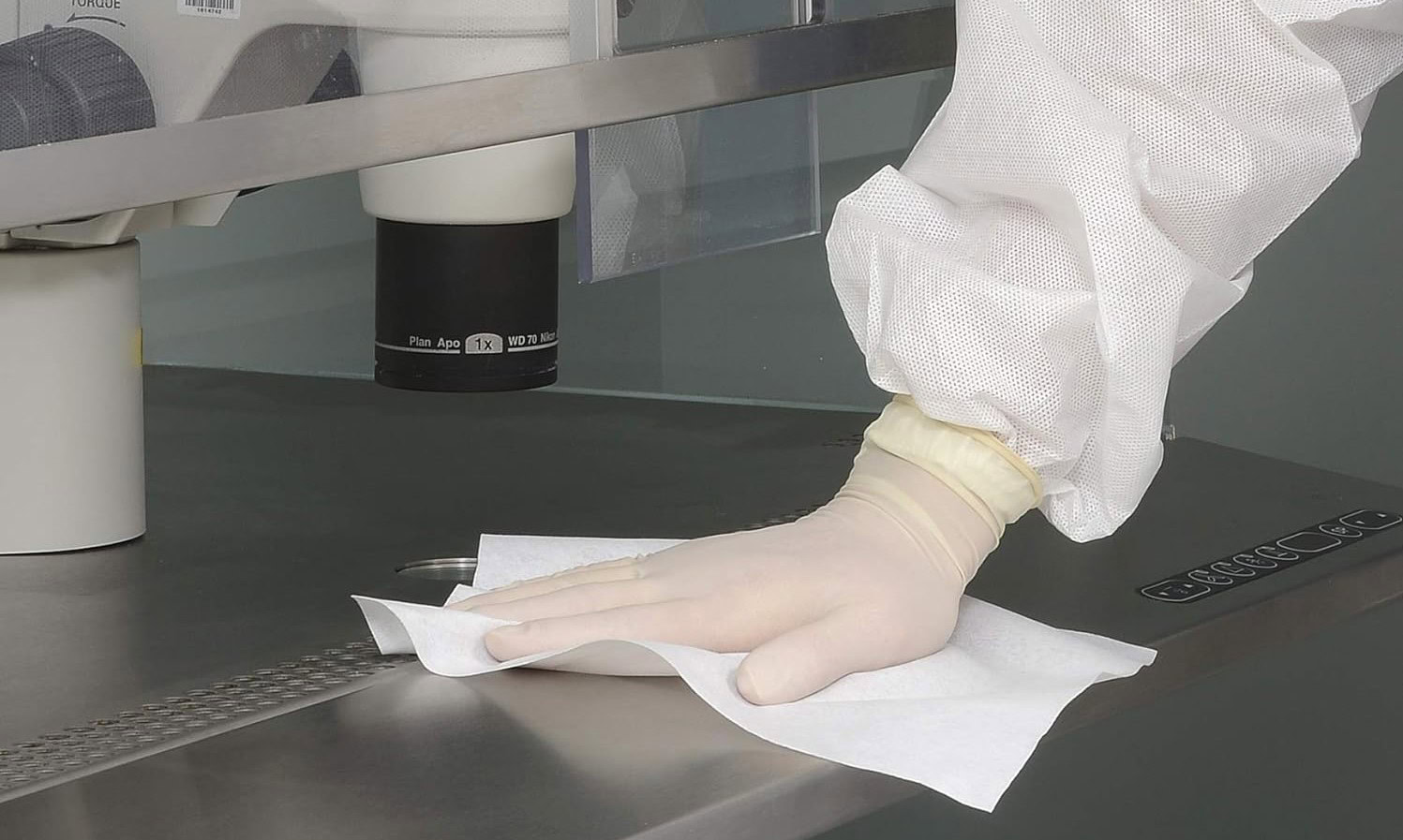 how to use cleanroom wipes