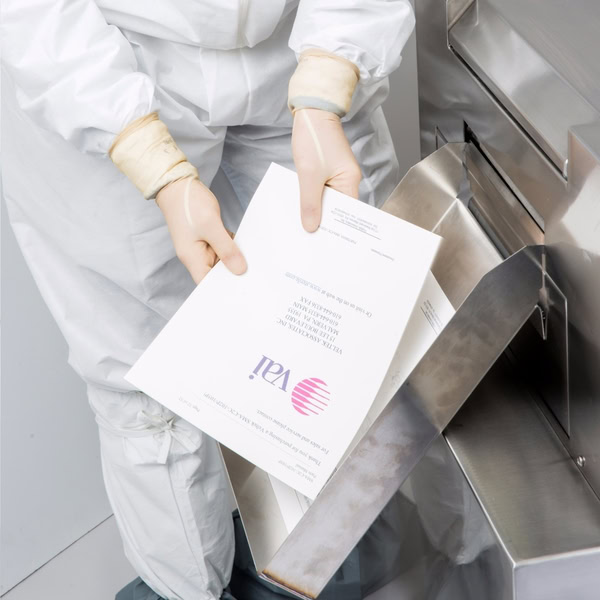 writing with cleanroom pens and paper documentation